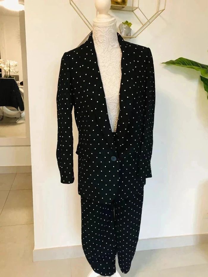 Ensemble tailleur pantalon / blazer neuf Zara taille S