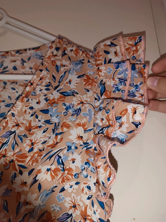 Robe courte fleurie - photo numéro 2
