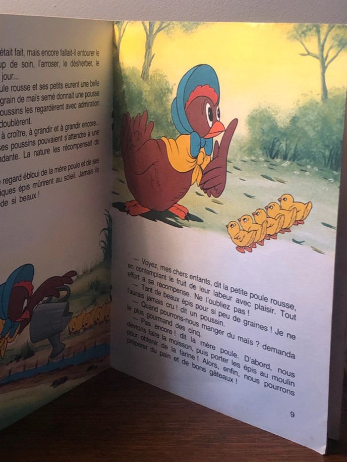 Livre la petite poule rousse avisée WaltDisney 1983 - photo numéro 3