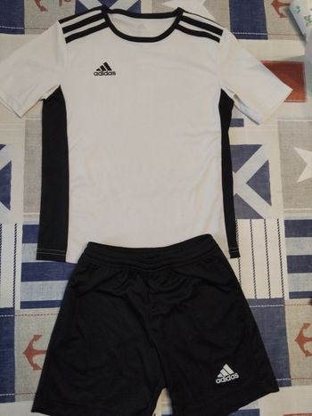 Ensembles foot taille haut 9/10ans bas 7/8ans