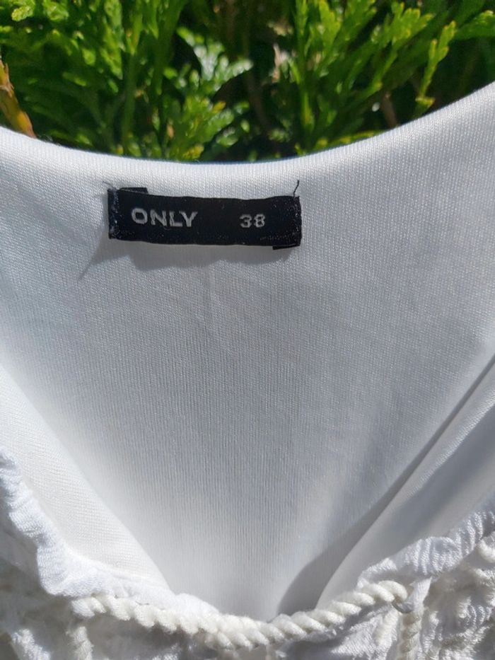 Robe blanche à bretelles - photo numéro 2