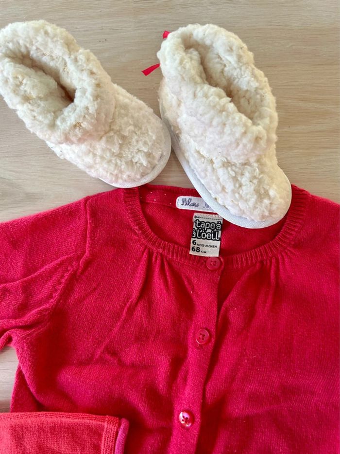 Lot vêtement 6 mois : robe + gilet + chaussons - photo numéro 3