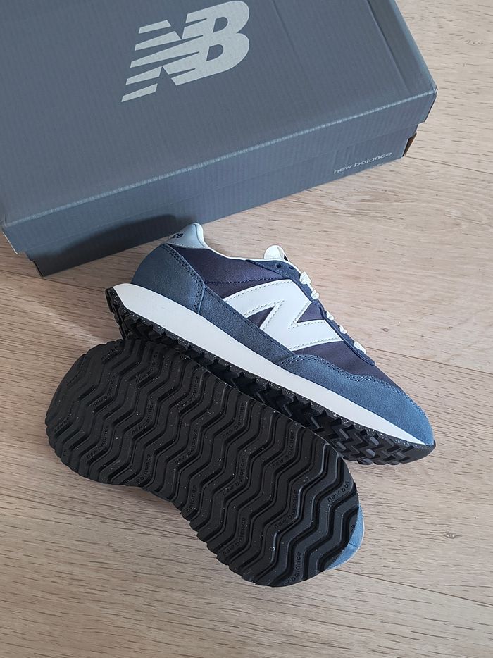 Baskets chaussures New Balance neuves taille 36.5 - photo numéro 7