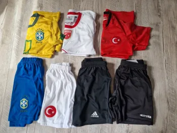 Lot vêtements football 8 ans