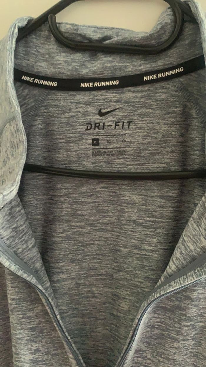 Sweat fin Nike xl - photo numéro 3