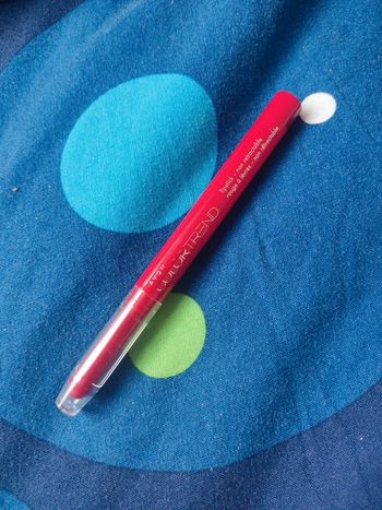 Rouge à lèvres crayon color trend Avon