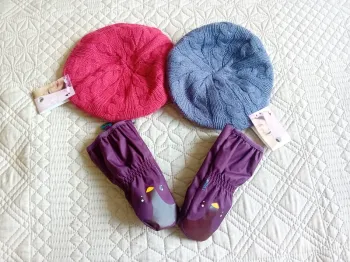 Lot de 2 bérets + gants