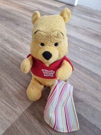 Peluche interactive qui bouge et chante winnie l'ourson