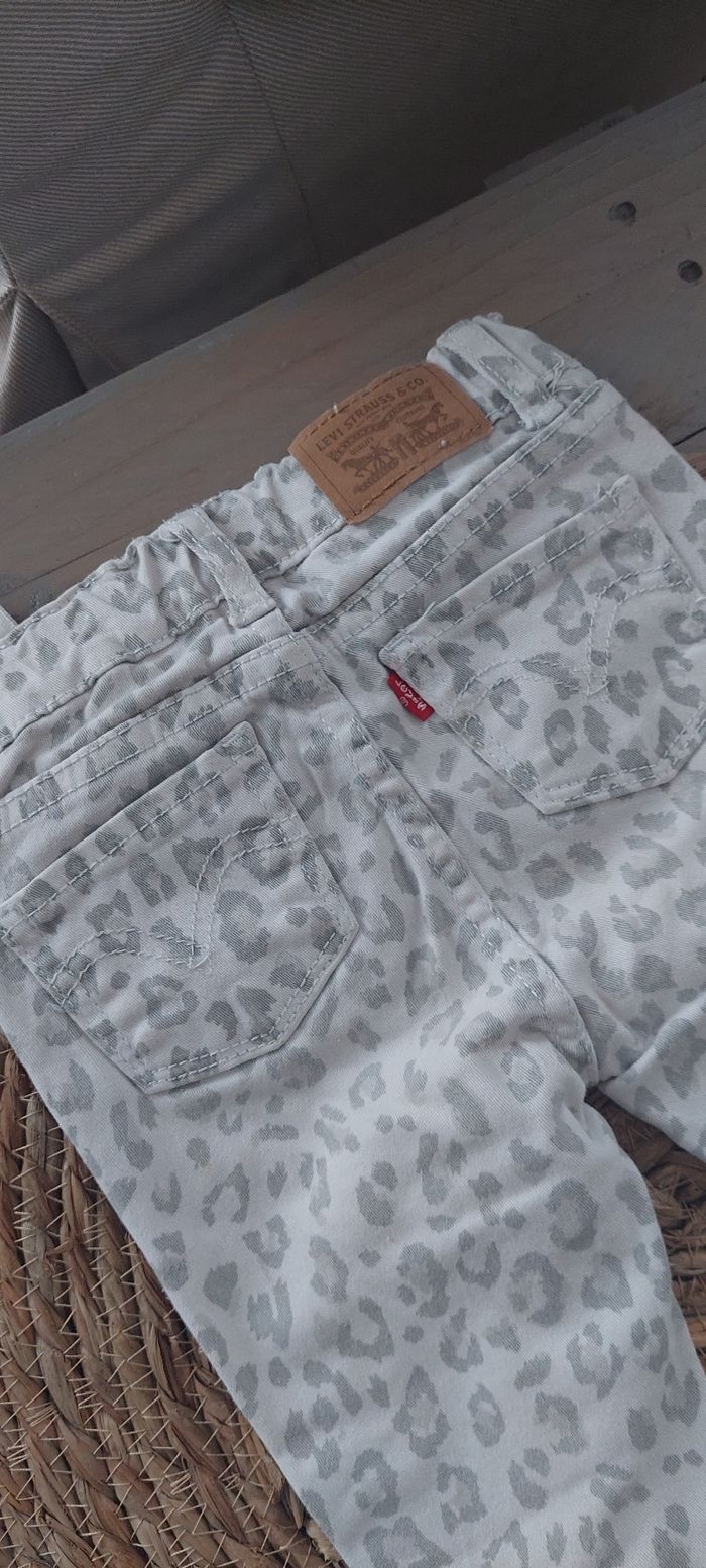 Jean skinny levi's taille 18 mois