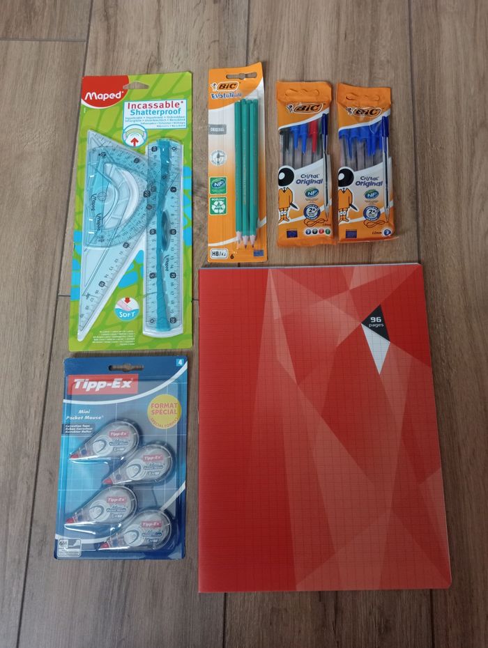 Lot fournitures scolaires