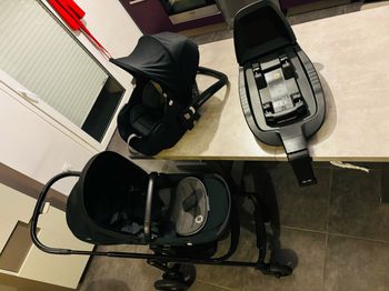 Poussette (cosy/base voiture)