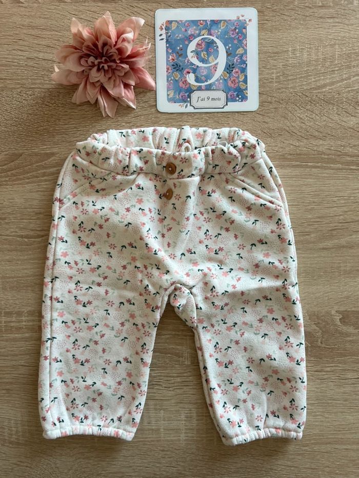 Joli pantalon blanc fleuri TAO 9 mois TBE