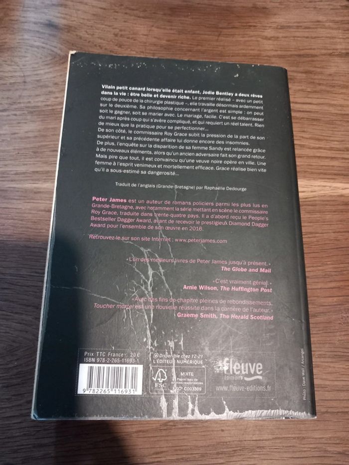 Livre toucher mortel - photo numéro 2
