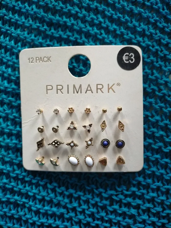 Lot 12 paires de boucles d'oreille