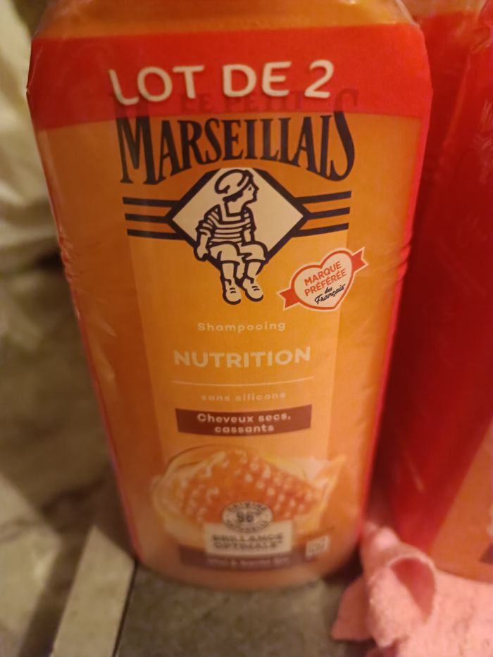 Lot de 12 flacons shampoing Le Petit Marseillais miel cheveux cassant 300ml - photo numéro 2