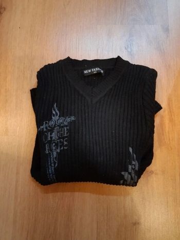 Pull garçons col v taille 8 ans