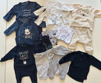 Lot 12 vêtements bébé 1 mois