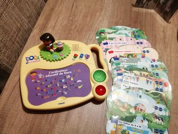 ordinateur éducatif " Dora l' exploratrice"