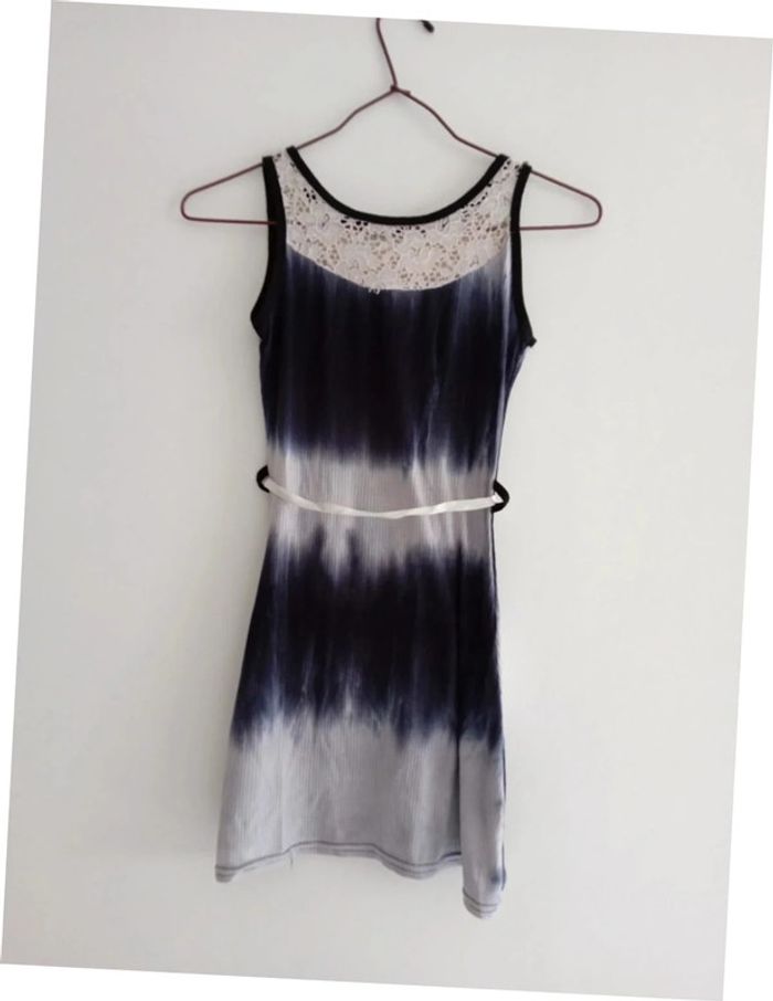 Robe fille taille 10 ans - photo numéro 2