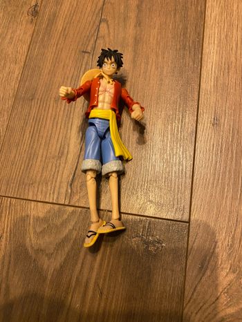 Figurine Luffy de One Piece Taille 16cm