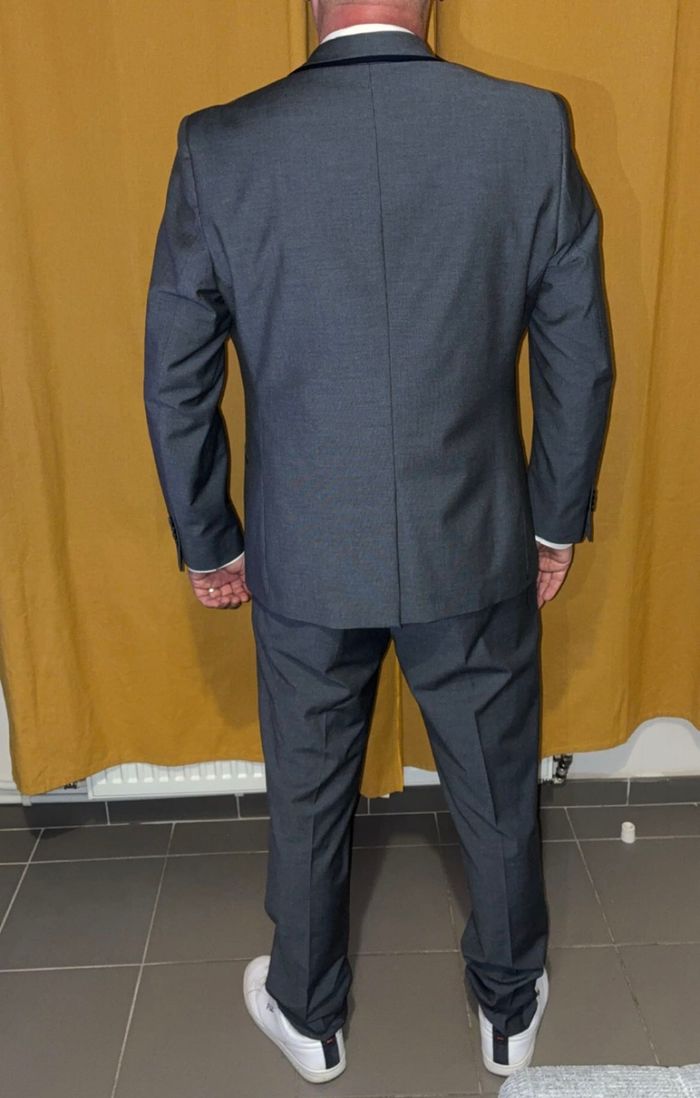Costume homme  ceinture plus noeud papillon 110€ - photo numéro 2