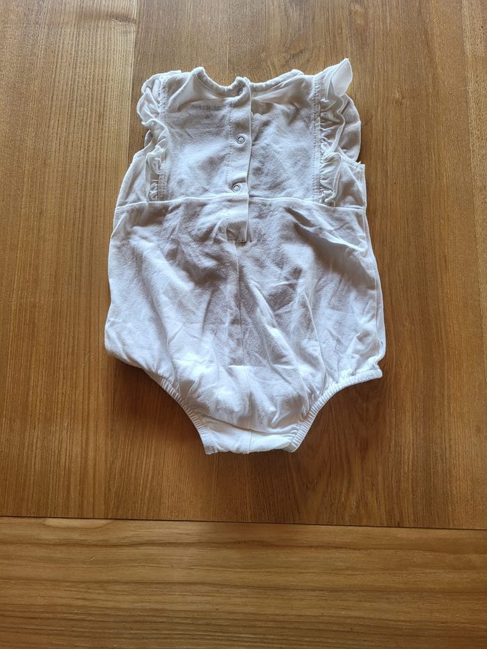 Lot vêtements fille 6 mois - photo numéro 2