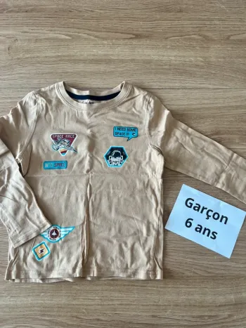 Tee shirt