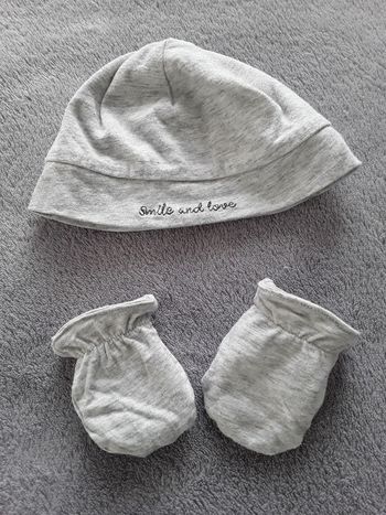 Bonnet et moufles de naissance