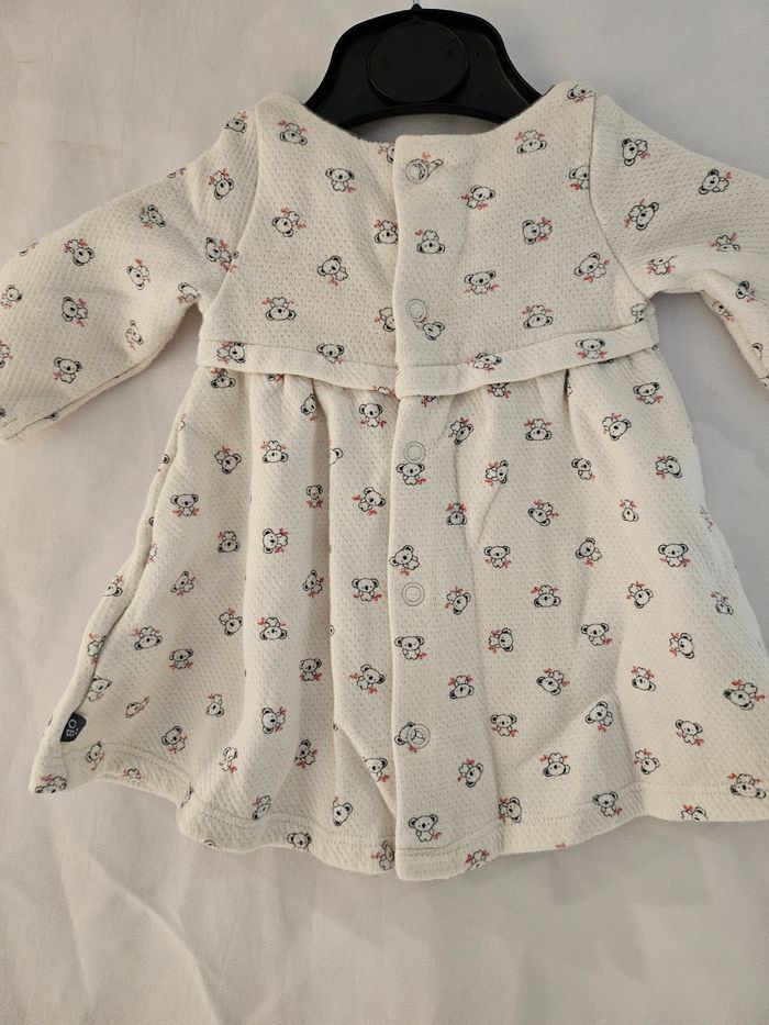 Robe 1 mois - photo numéro 2