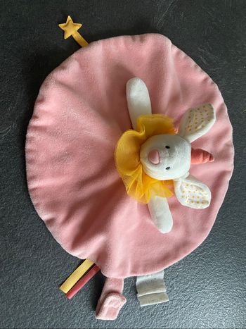 Doudou lapin plat grain de blé génération Z fantastic circus