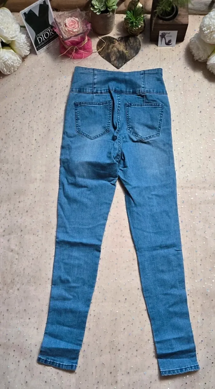 Jean’s Jennyfer taille 34 - photo numéro 2