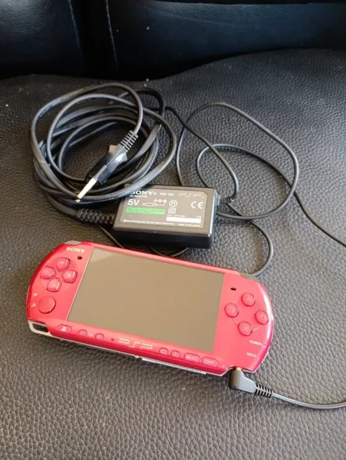 PSP 3004 Slim Rouge Radiant Red Sony - photo numéro 9