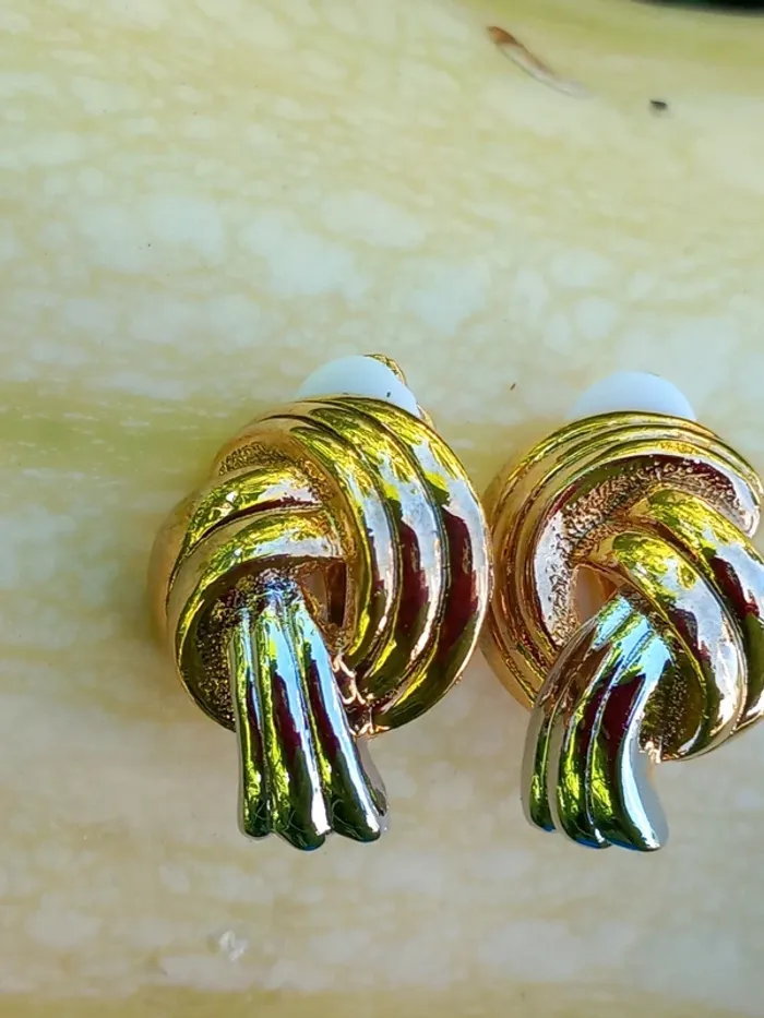 Boucles d'oreilles vintage à clip dorées - photo numéro 2