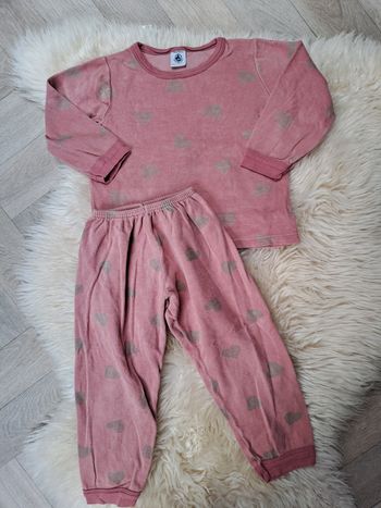 Pyjama Petit Bateau en velours motifs cœurs taille 5 ans