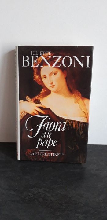 Fiora et le Pape