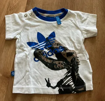 T-shirt Adidas bébé mois