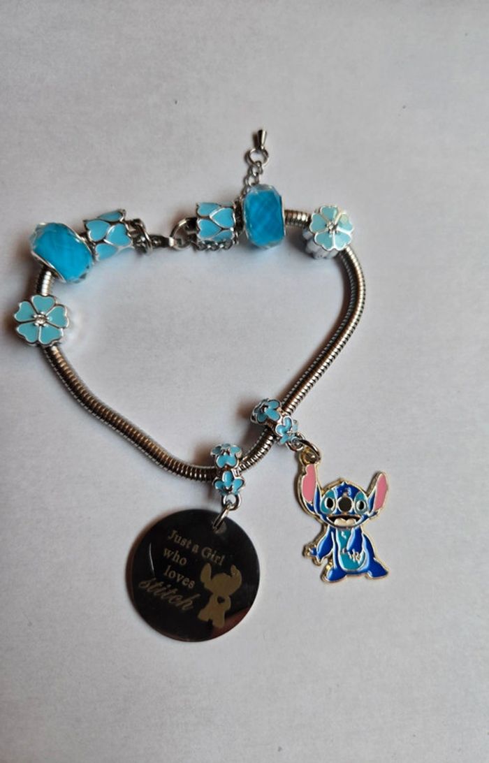 Bracelet Stitch neuf