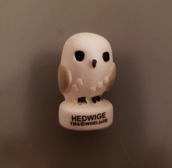 HARRY POTTER - S 20 - HEDWIGE - VOLDEMORT - fèves mates  LOT DE 2