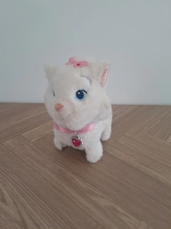 Magnifique peluche Marie Disney