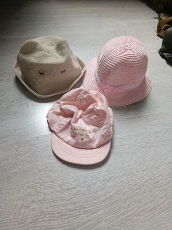 Lot 2 chapeaux 1 casquette Kiabi 44/45