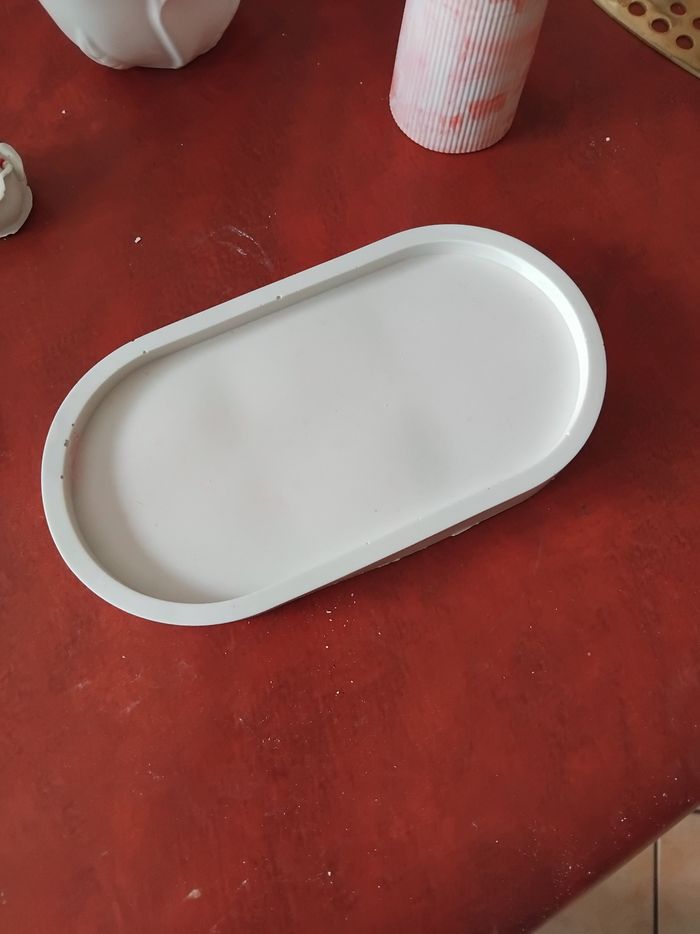 Vide poche avec vase en plâtre - photo numéro 2