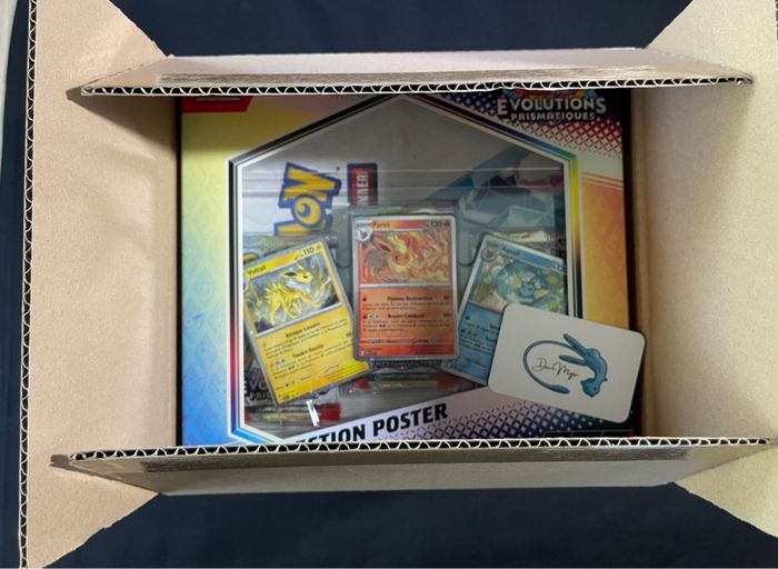 Pokémon CASE Ouverte 6 Coffret Poster Évolutions Prismatiques EV 8.5 : 210€