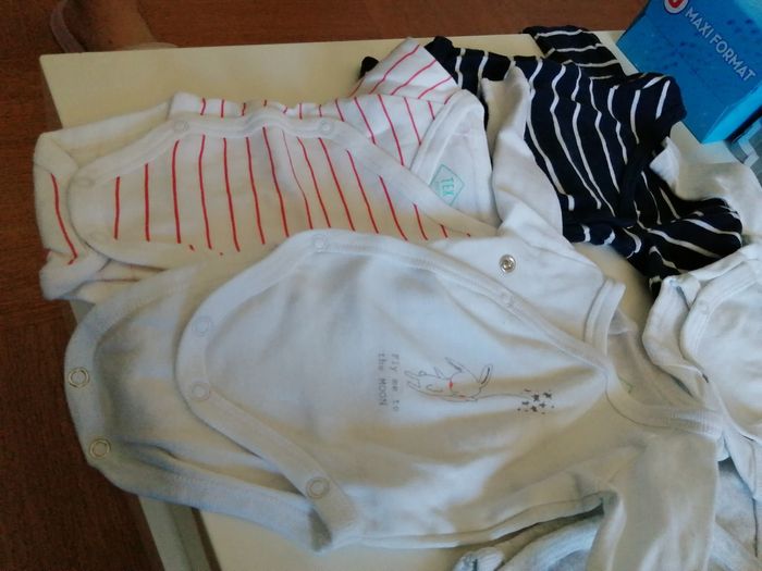 10 Bodies bébé 0 mois - photo numéro 2