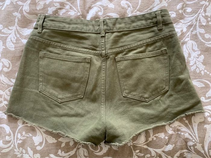 Short kaki - photo numéro 2