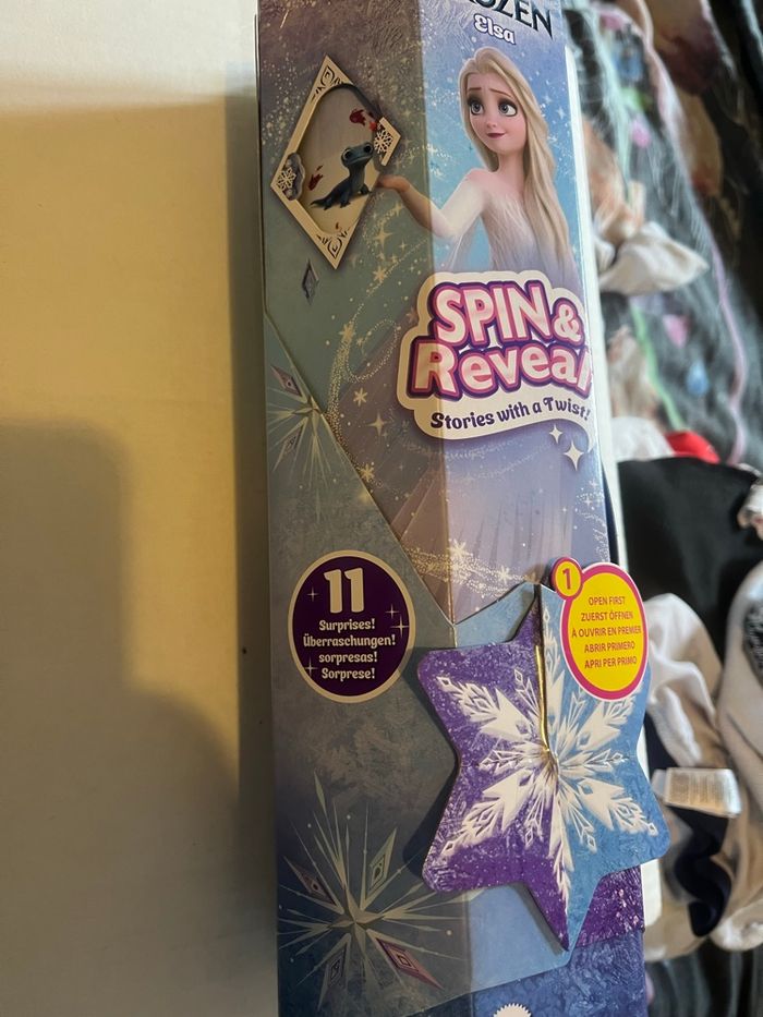 Mattel Disney La Reine des Neiges Elsa Poupée Surprise avec 11 surprises - photo numéro 2
