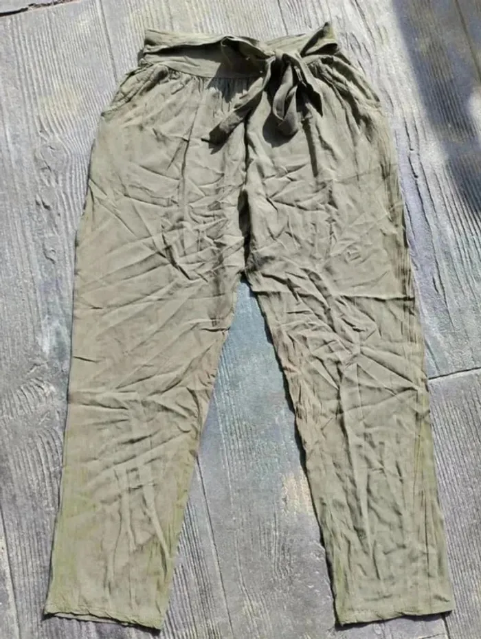 🌿 Pantalon Taille Haute Froncé Kaki – T38/M – Boutique Indépendante 🌿 - photo numéro 2