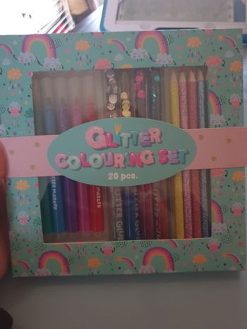 Glitter colouring set