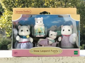 La famille panthère des neiges