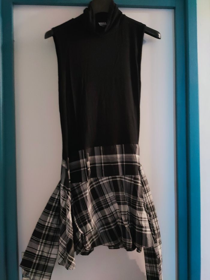 Petite robe courte  sans manche