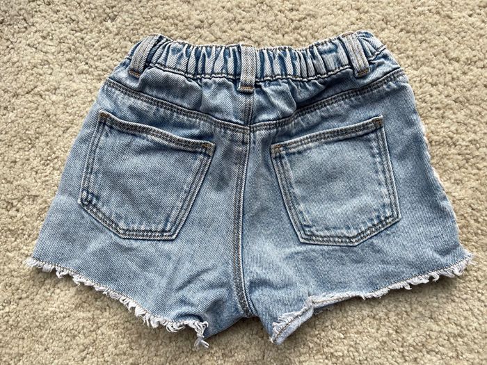 Short en jean fleurs Zara 🌻 - photo numéro 3